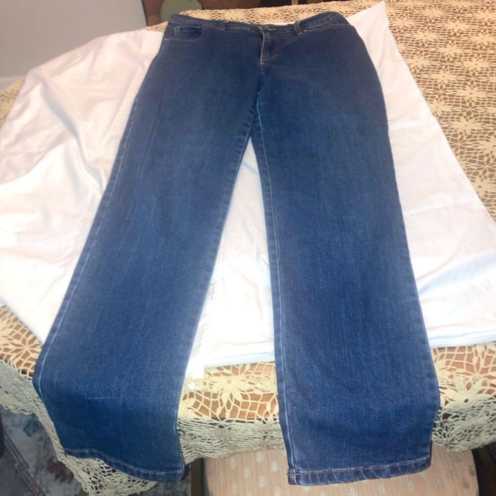 Gloria Vanderbilt Amanda Jeans Size 8 Classic Rise Straight Leg Medium Wash